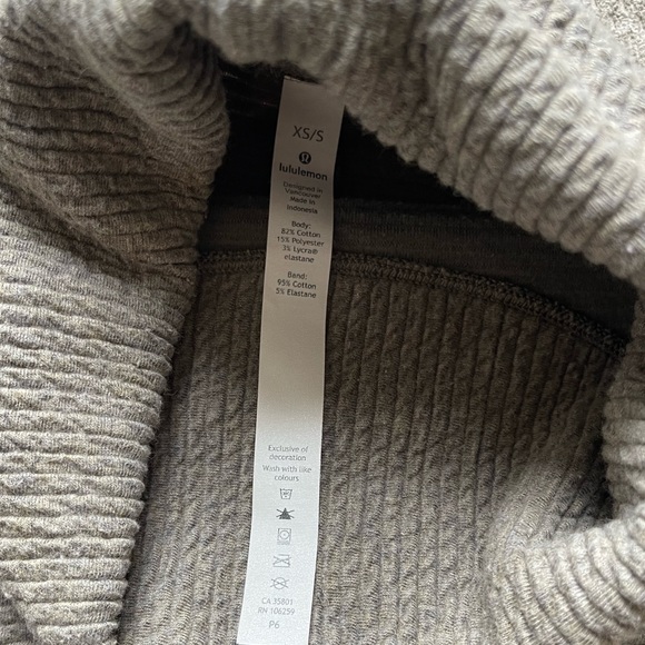 Lululemon turtleneck sweater in khaki green - Picture 3 of 3